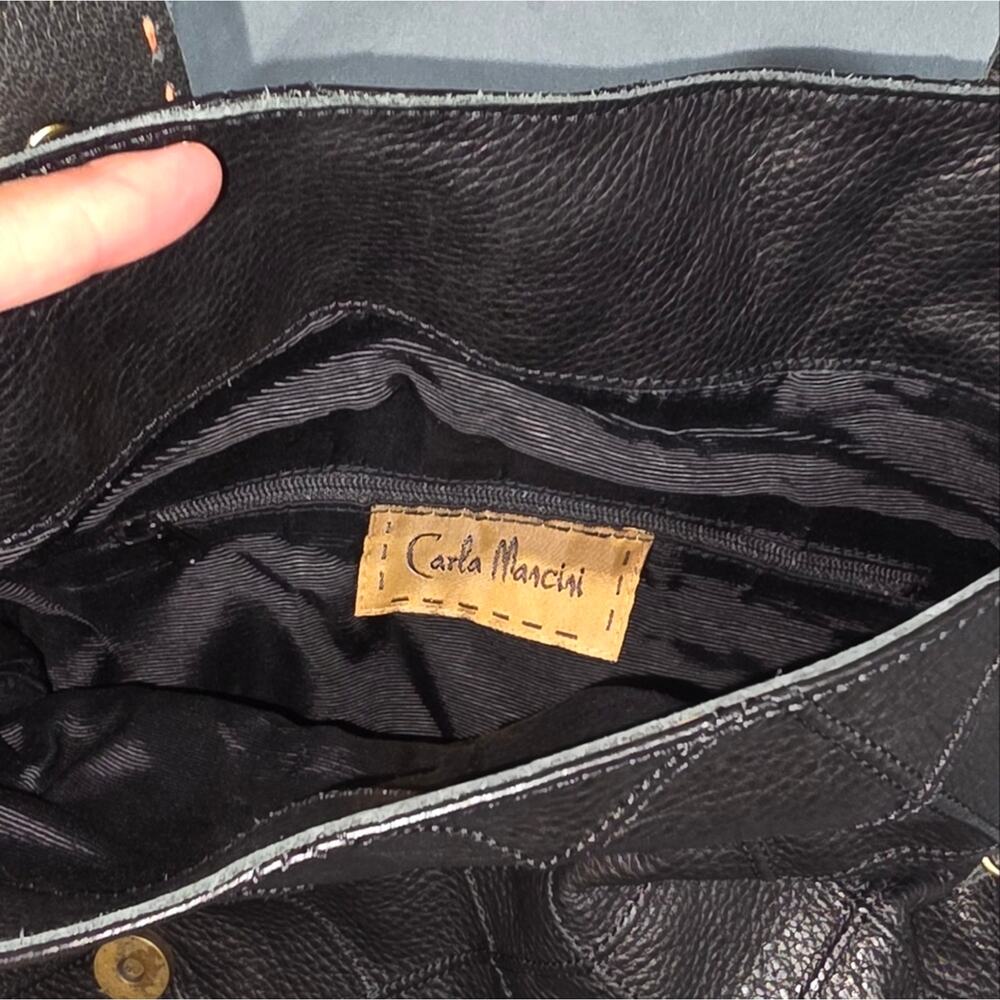 Carla Mancini Chic Black Leather Clutch with Gold Accents - Picture 5 of 8